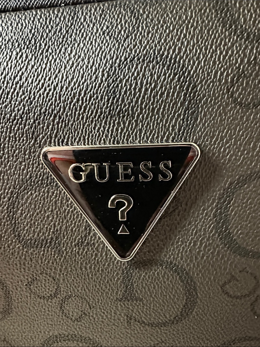 GUESS Black Logo-Print Toiletry Pouch with Heart Charm - Picture 6 of 13